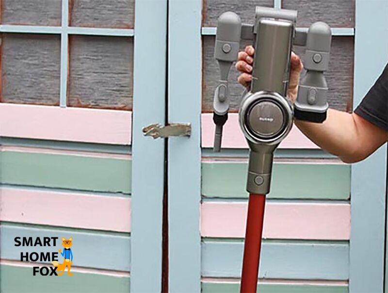 The wall dock for storing and charging the Dreame V11